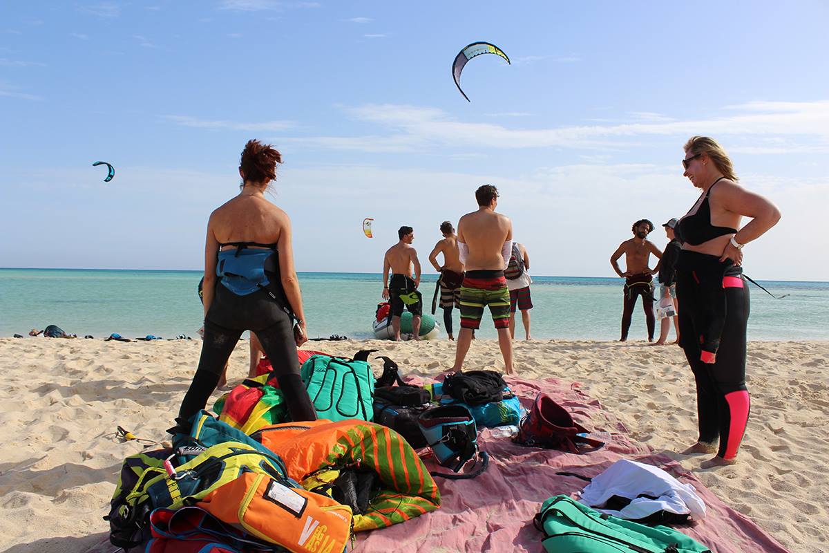 Picture from NKE's kite surfing safari Noveber 2018 safari guests on beach