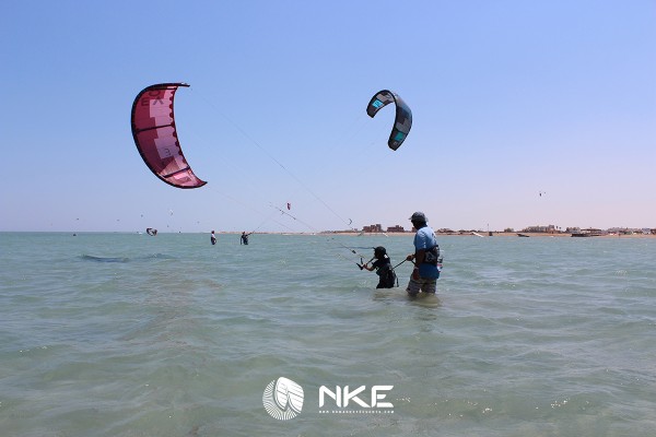 kids-kitesurfing-lesson